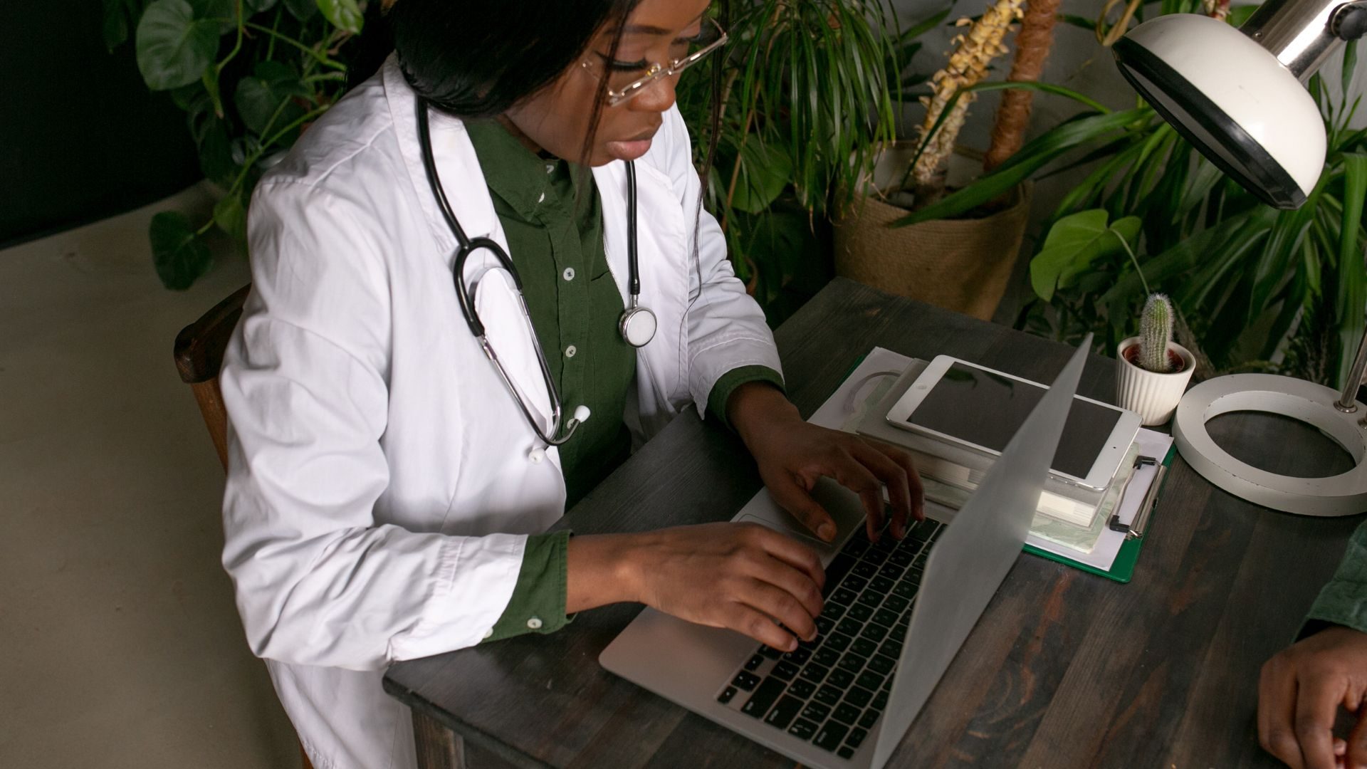 How Your Online Message Shapes the Way Patients Understand Endocrine Care