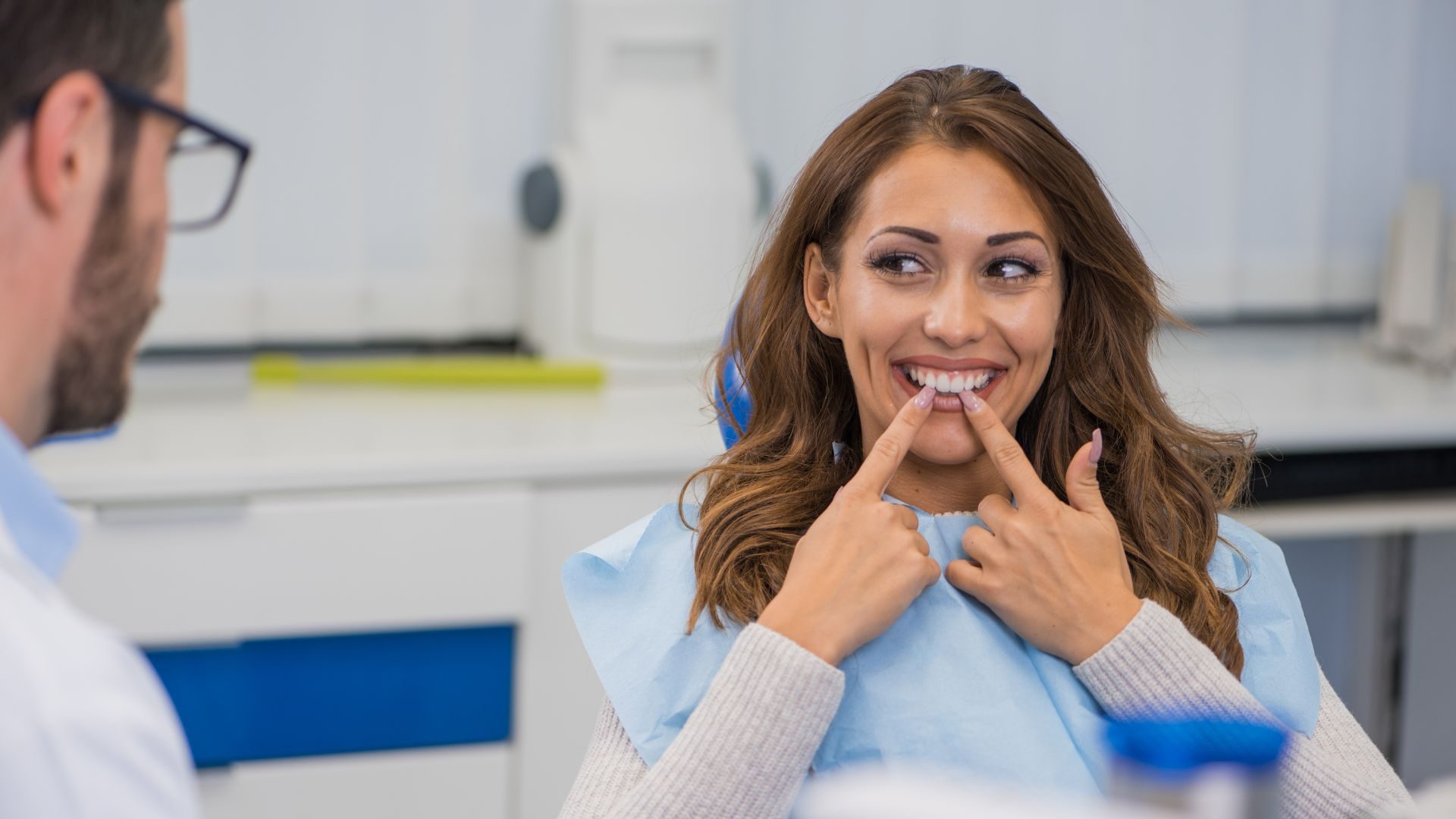 Why Results and Function Messaging Build Instant Trust for Bioesthetic Dentistry Patients